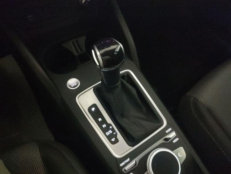 Audi Q2 30 2.0 tdi Admired s-tronic