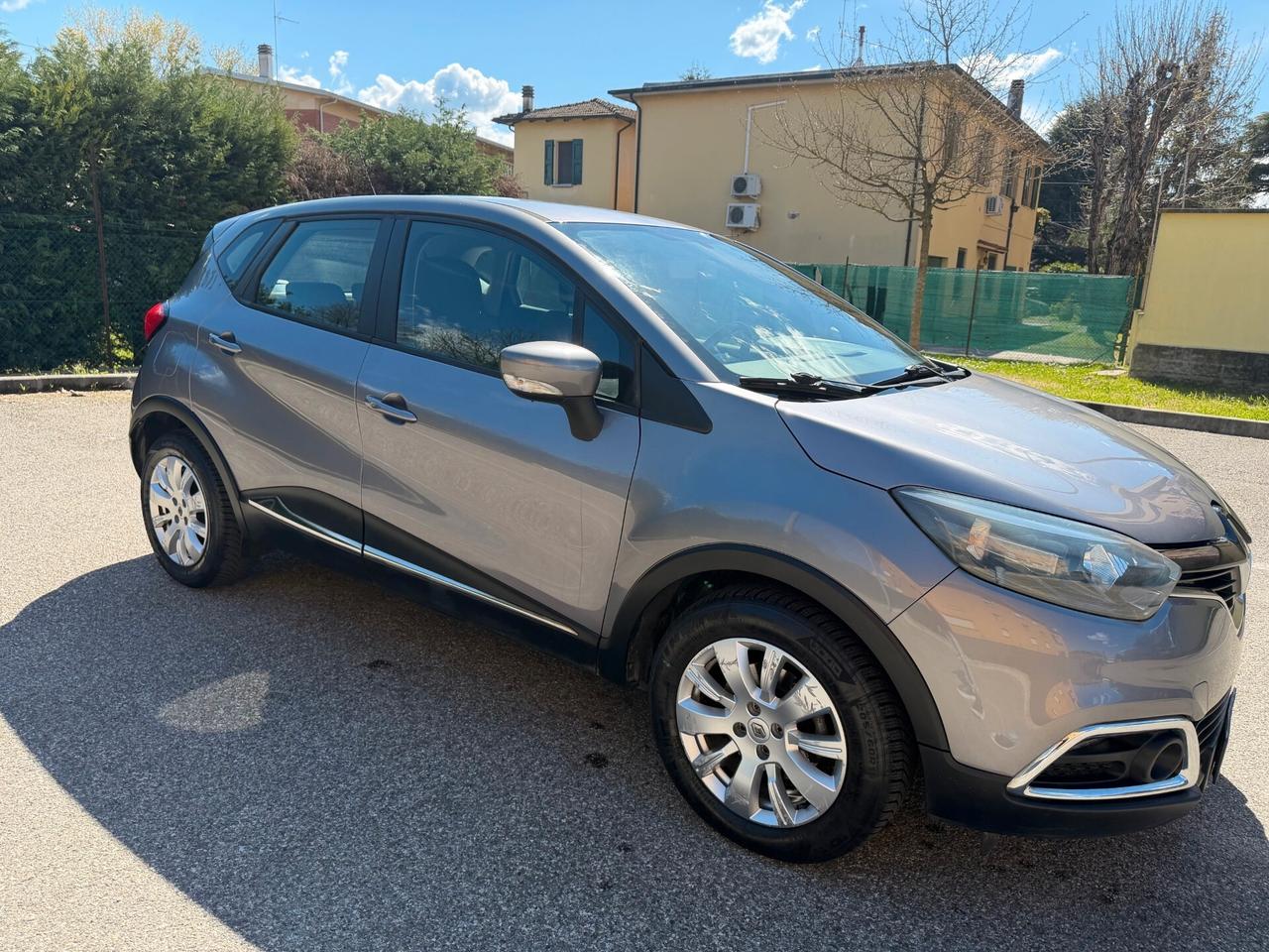 Renault Captur 1.5 dci - NAV. - NEOP. - 12 MESI DI GARANZIA -