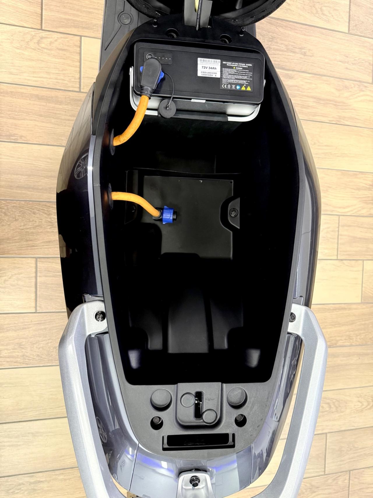 Scooter elettrico LvNeng NCE S