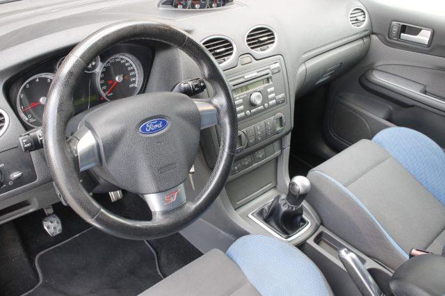 FORD Focus 2.5T (225CV) 20V 5p. ST