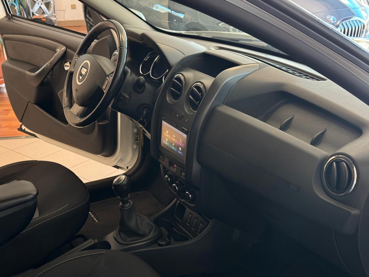 DACIA DUSTER 1.5cc 110CV 4x2 GANCIO TRAINO