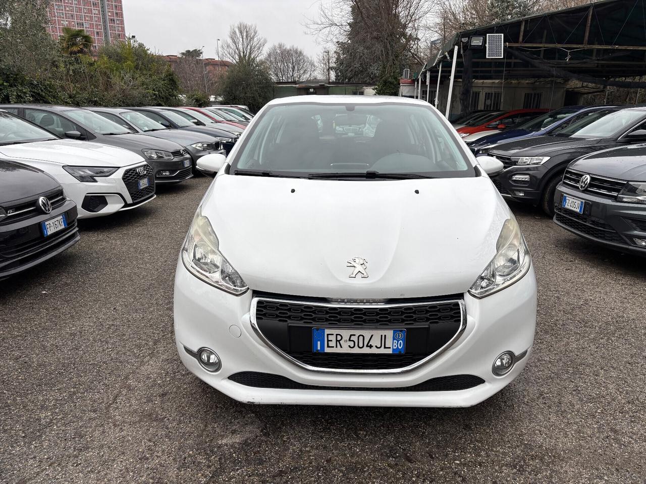 Peugeot 208 1.4 HDi 5 porte OK NEOPATENTATI