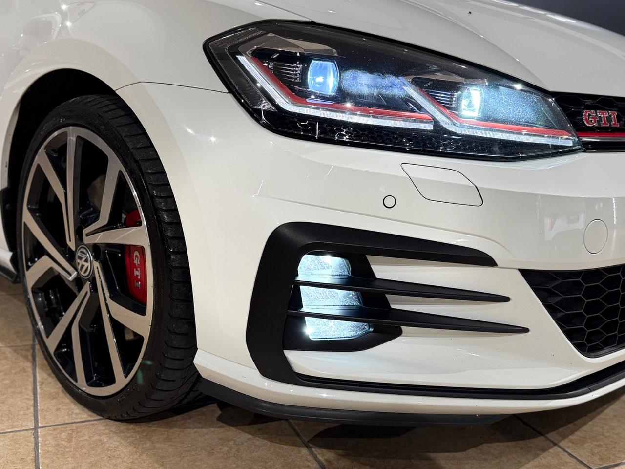 Golf GTI 2.0 TSI 245cv DSG Performance