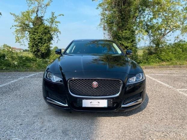 Jaguar XF 2.0 D 180 CV aut. Pure Business