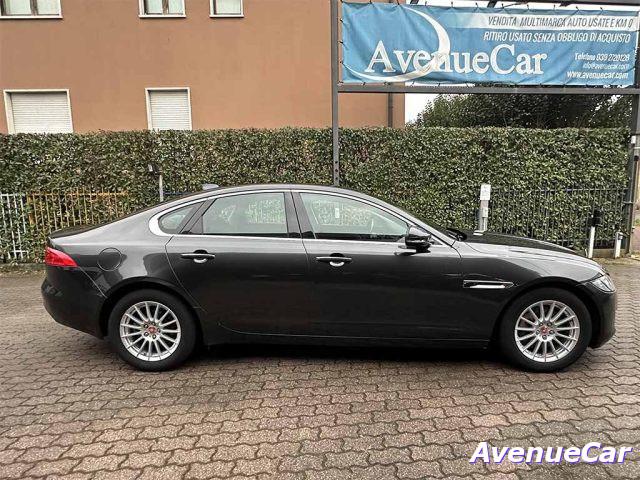 JAGUAR XF 2.0 d Pure BERLINA AUTOMATICA TELECAMERA IVA ESP