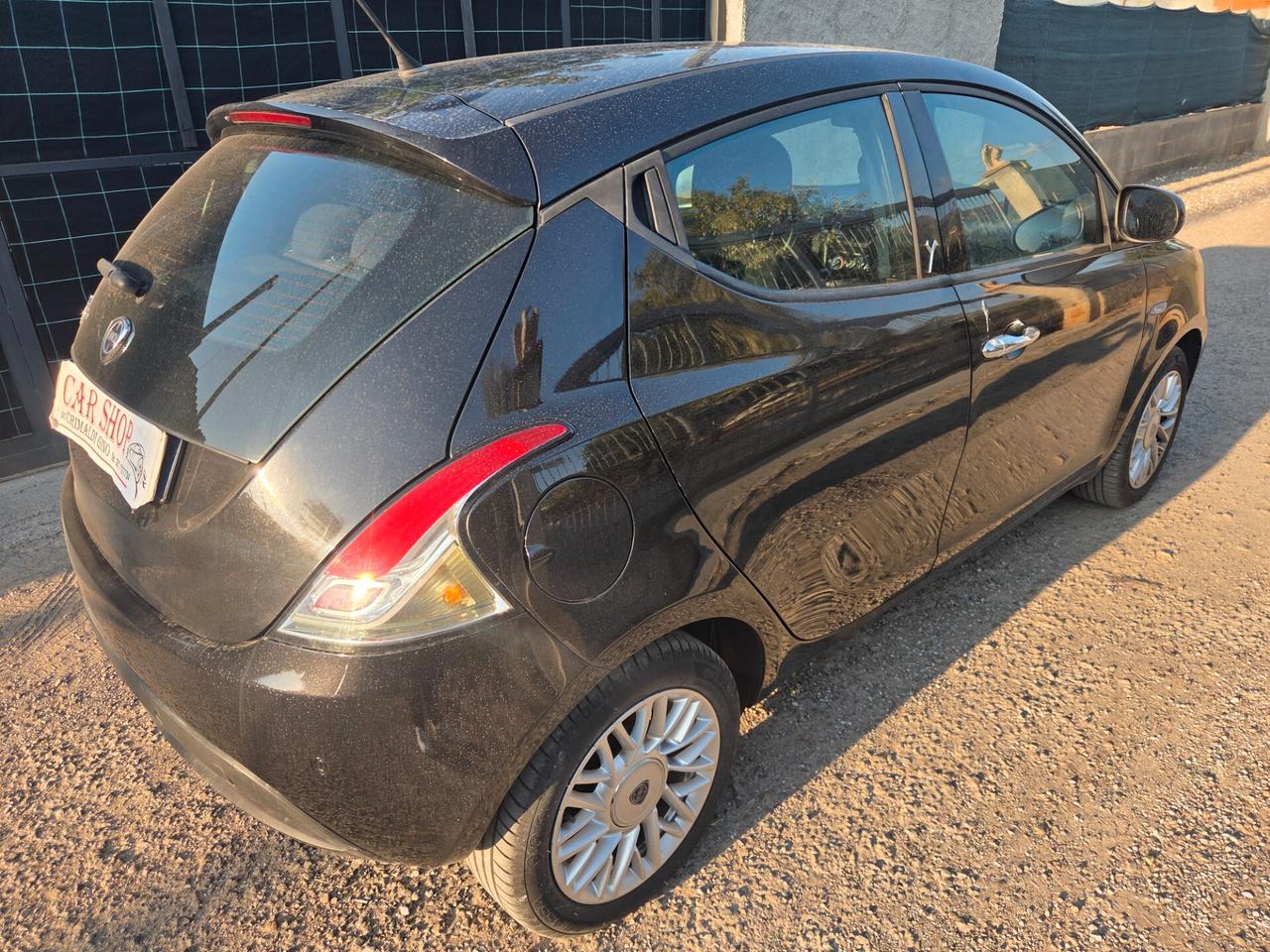 Lancia Ypsilon 1.2 69 CV 5 porte Silver