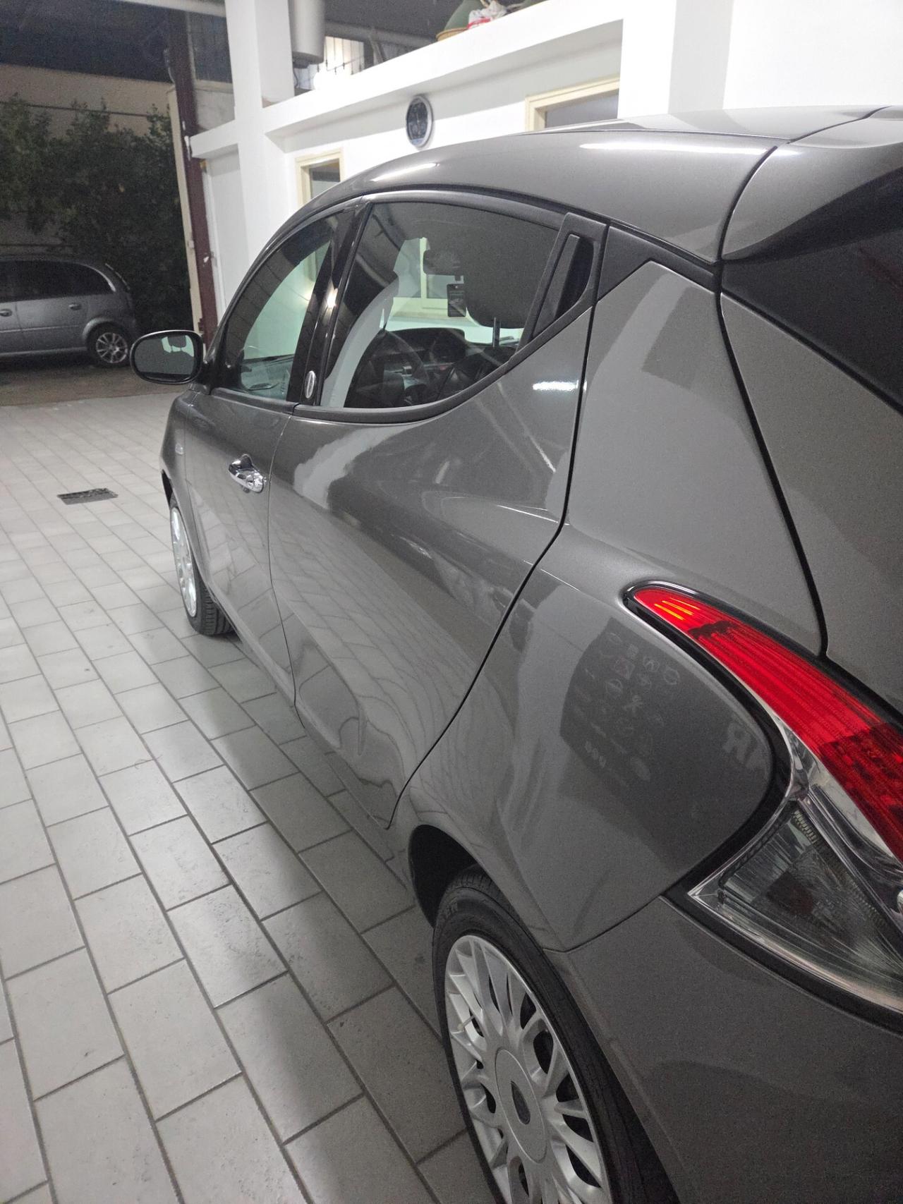 Lancia Ypsilon 1.2 69 CV 5 porte GPL Ecochic Gold