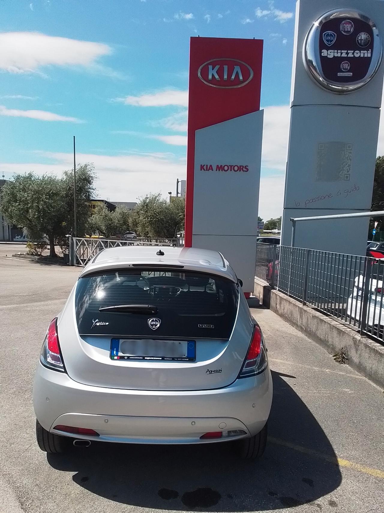 Lancia Ypsilon 1.0 FireFly 5 porte S&S Hybrid Ecochic Gold