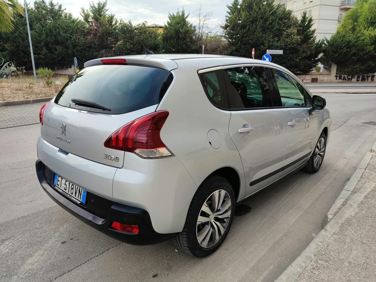 Peugeot 3008 1.6 HDi 115CV PRONTA CONSEGNA
