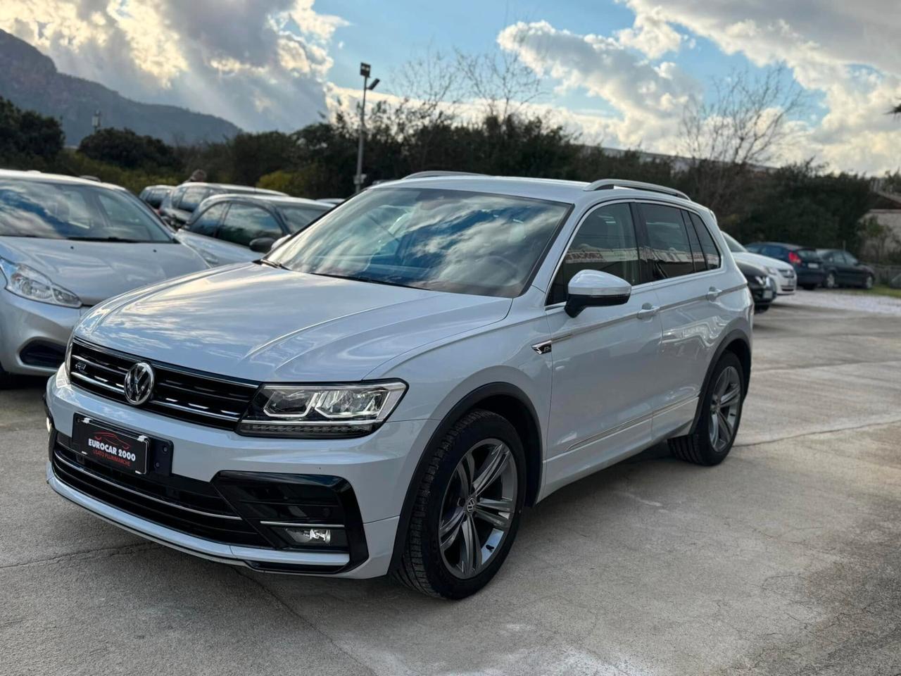 Volkswagen Tiguan VOLKSWAGEN TIGUAN R-LINE 2.0 TDI