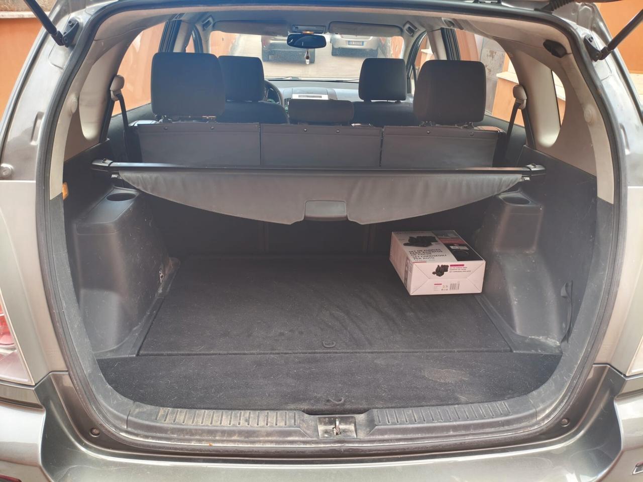 Toyota Corolla Verso 2.0 16V D-4D