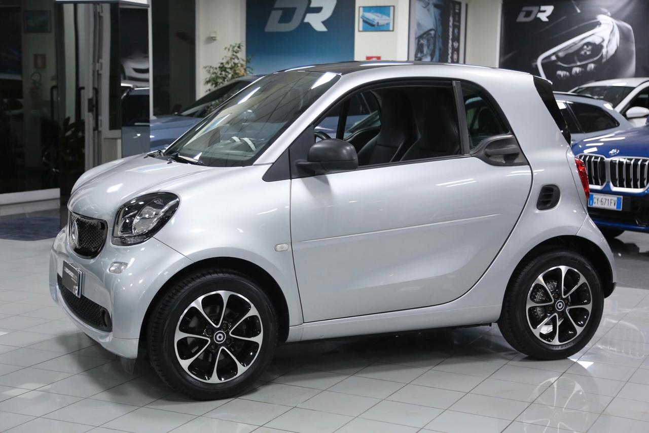 Smart fortwo 1.0 70 cv twinamic Passion