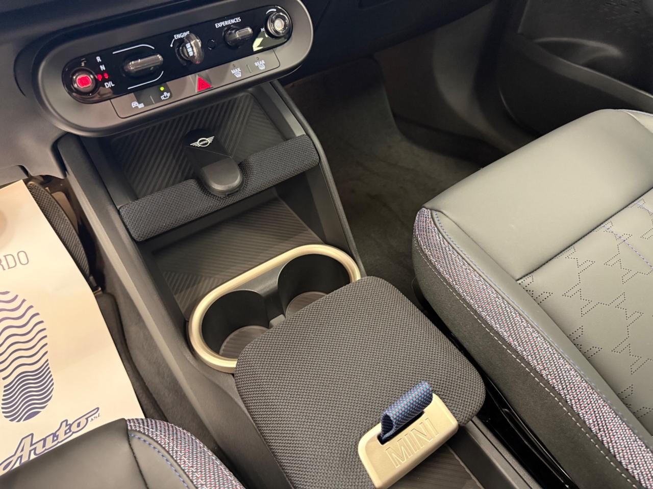 Mini Cooper Countryman D Essential