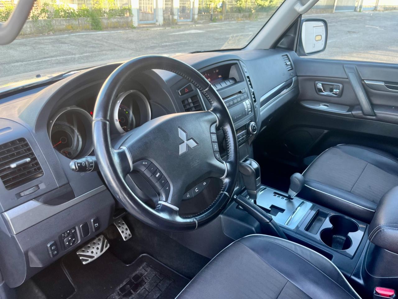 Mitsubishi Pajero 3.2 DI-D aut. Instyle 119.000km 2010 perfetta
