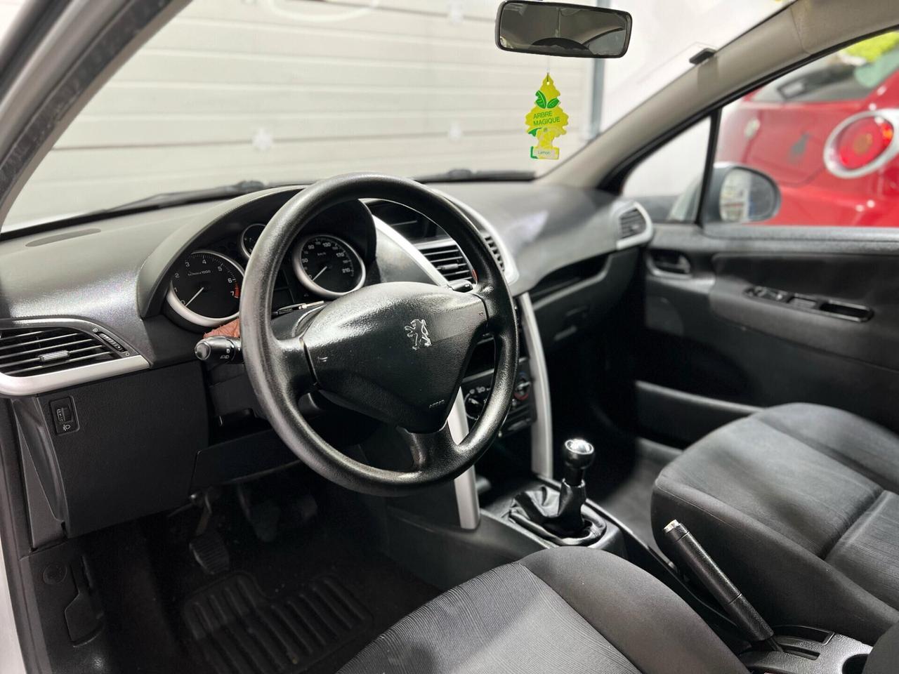 Peugeot 207 1.4 8V 75CV 3p. X Line
