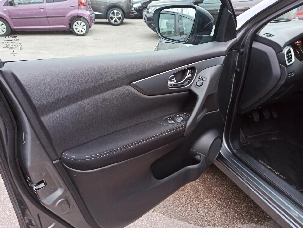 Nissan Qashqai 1.5 dCi 110 cv N-Connecta Tetto Panoramico