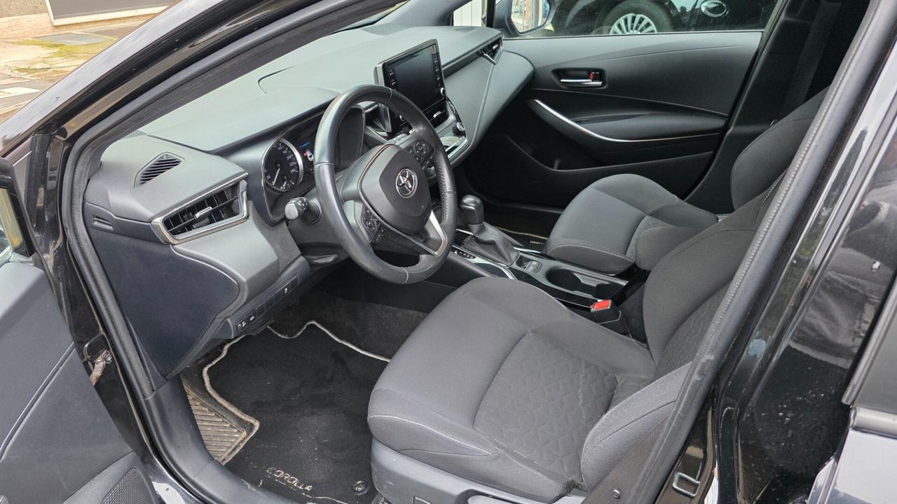 Toyota Corolla 1.8 Hybrid Business