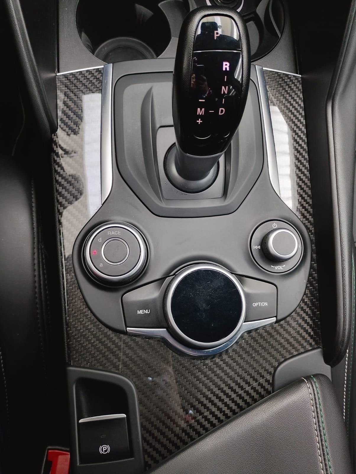 Alfa Romeo Giulia 2.9 V6 Bi-Turbo AT8 Quadrifoglio