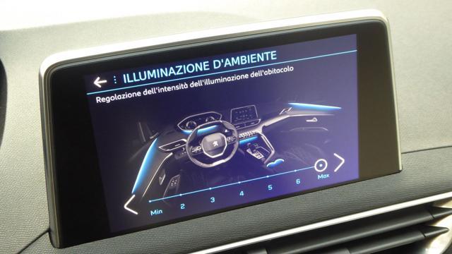 PEUGEOT 3008 BlueHDi 120 S&S EAT6 Allure