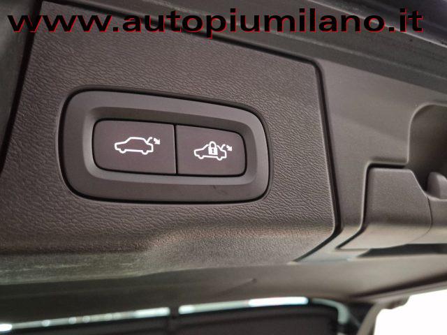 VOLVO XC60 B4 (d) AWD Geartronic Business Plus