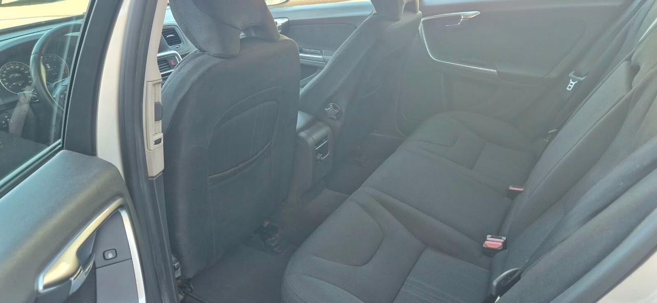 Volvo V60 1.6 hdi 115 cv