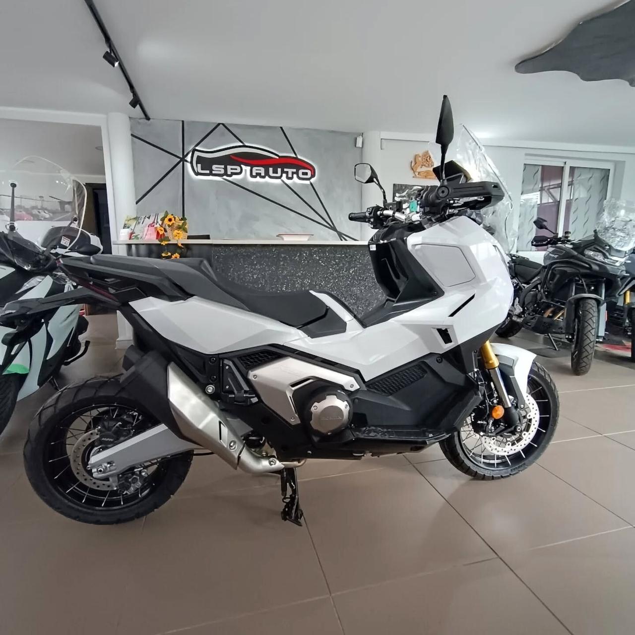 Honda X-ADV 750 2025 NUOVI PRONTA CONSEGNA