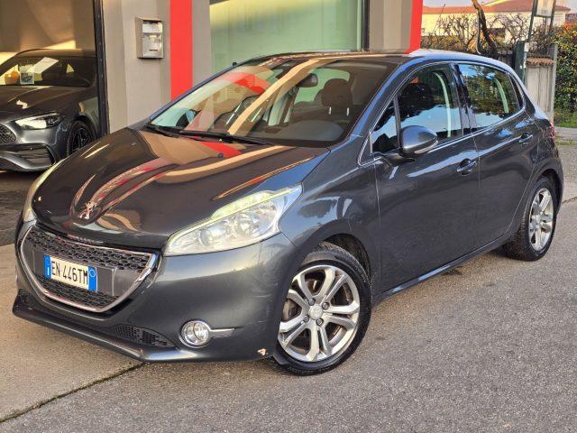 PEUGEOT 208 1.4 8V HDi 68CV 5 Porte Navigatore Sensori Parcheg