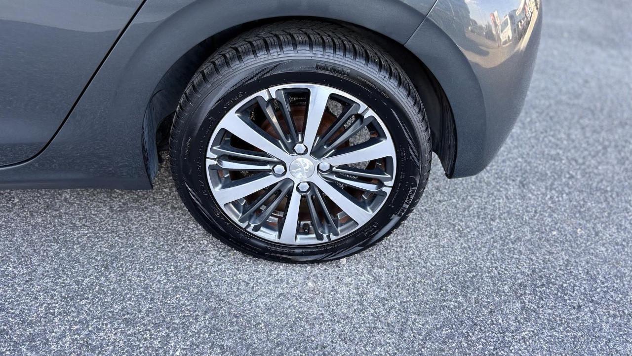 Peugeot 208 5 Porte 1.2 Benzina 82CV E6 Neo - 2017