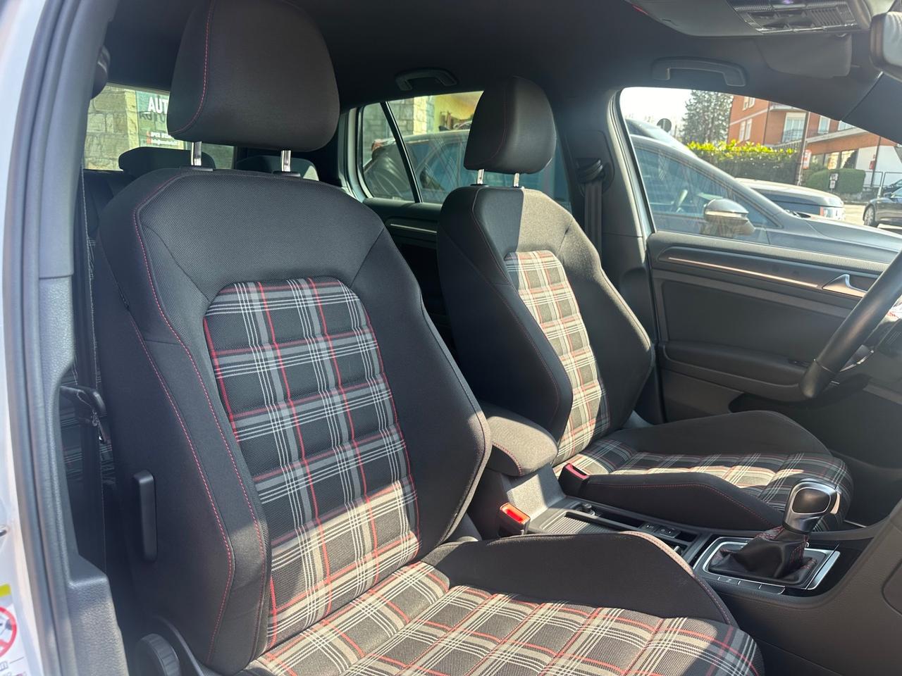 Volkswagen Golf GTI Performance 2.0 245 CV TSI DSG 5p. BMT