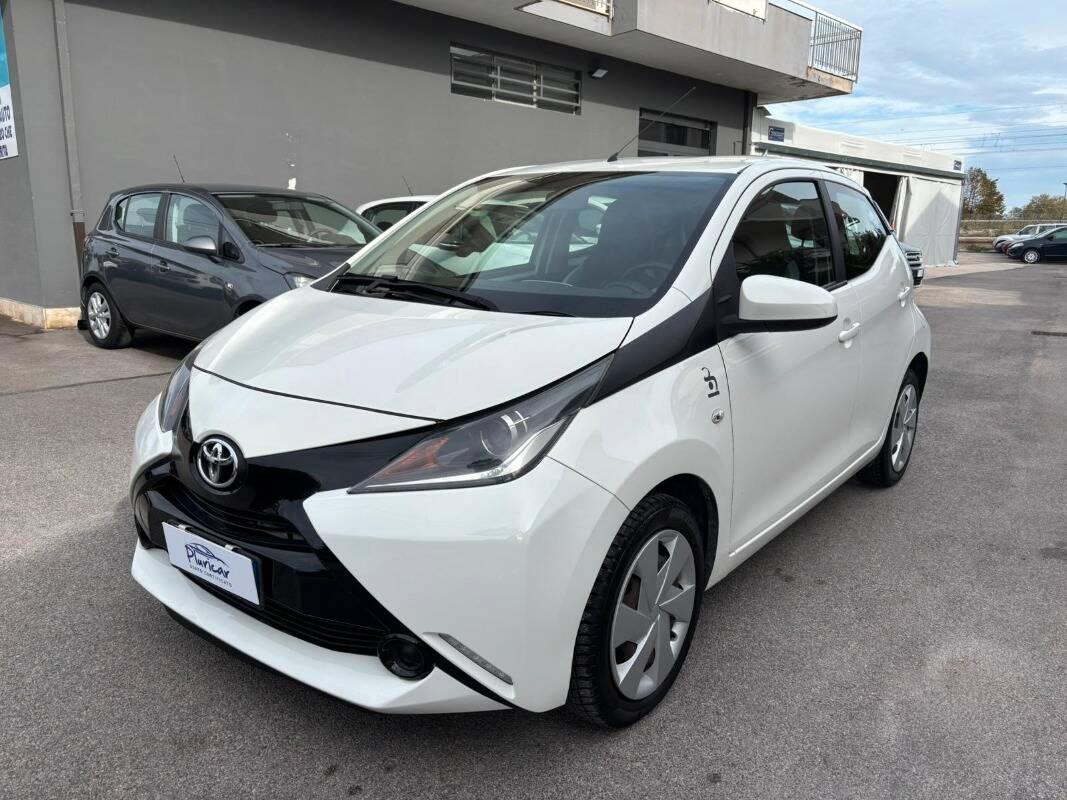 Toyota Aygo 1.0 x-play 5p