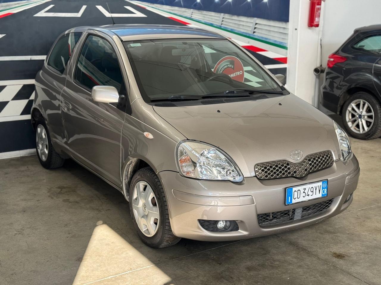 Toyota Yaris 1.0i 16V OK NEOPATENTATI