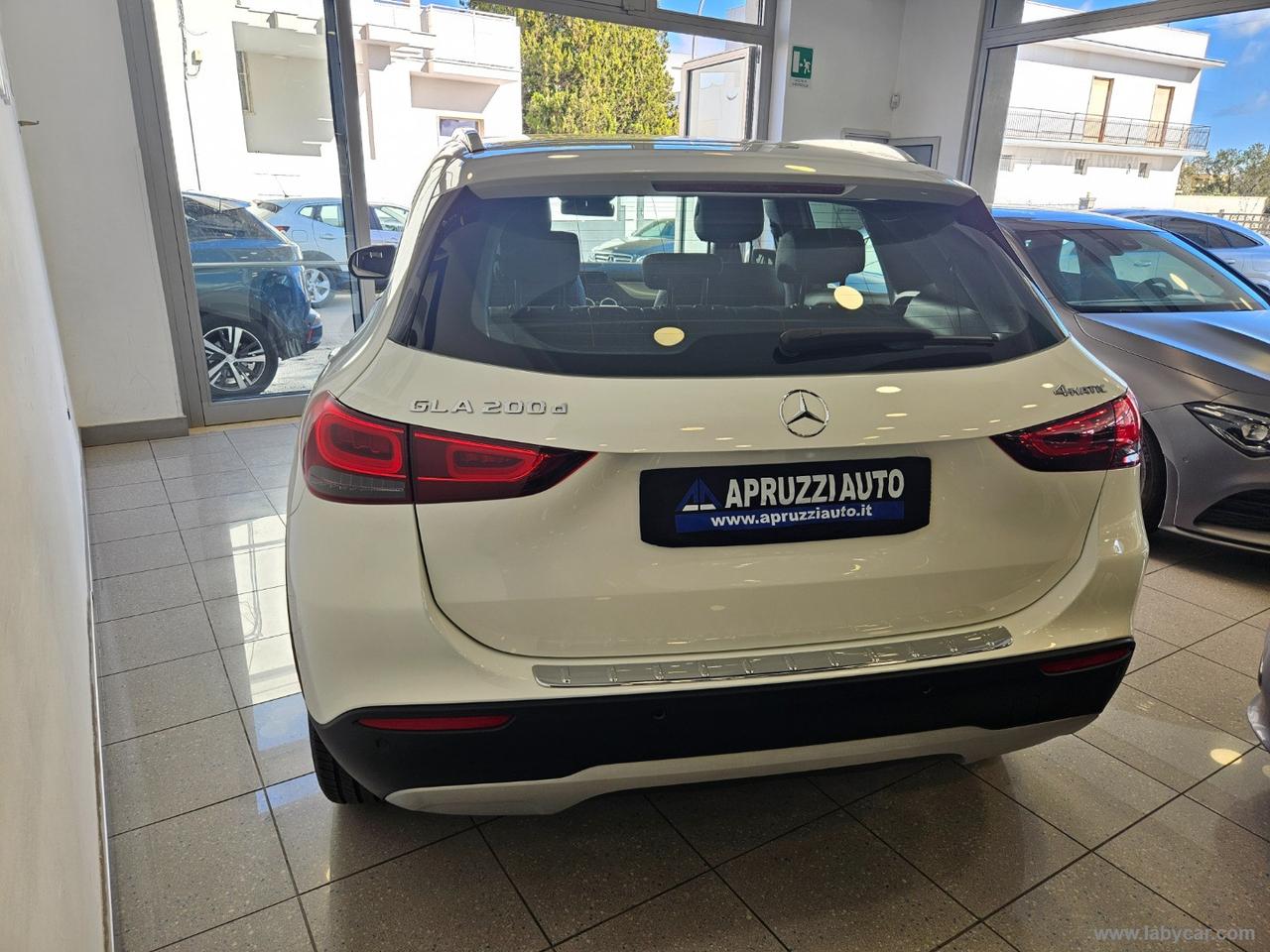 MERCEDES-BENZ GLA 200 d Automatic 4Matic Sport