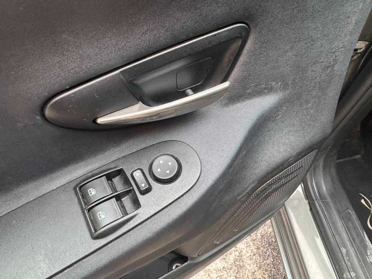 LANCIA YPSILON 1.2 69 CV. BENZINA NAVIGATORE PERFETTA