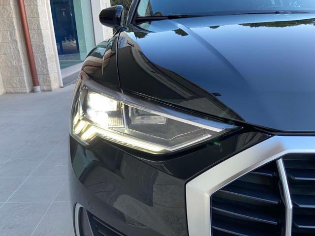 AUDI Q3 35 2.0 TDI S tronic Business Advanced COCKPIT