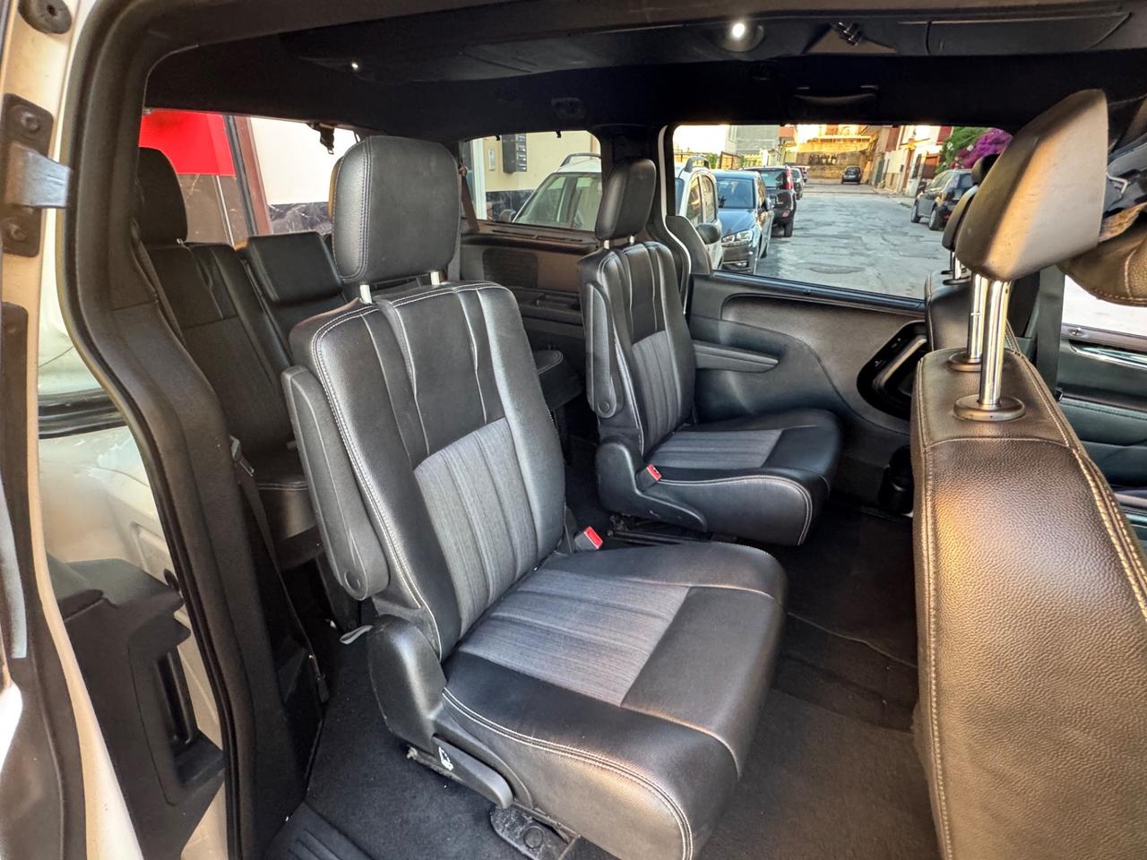 Lancia Voyager 2.8 Turbodiesel Platinum 177 CV