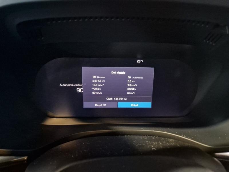 VOLVO XC60 B4 D automatico Momentum Pro
