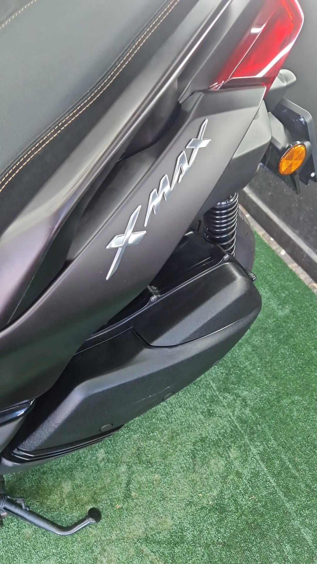 Yamaha X-Max 300