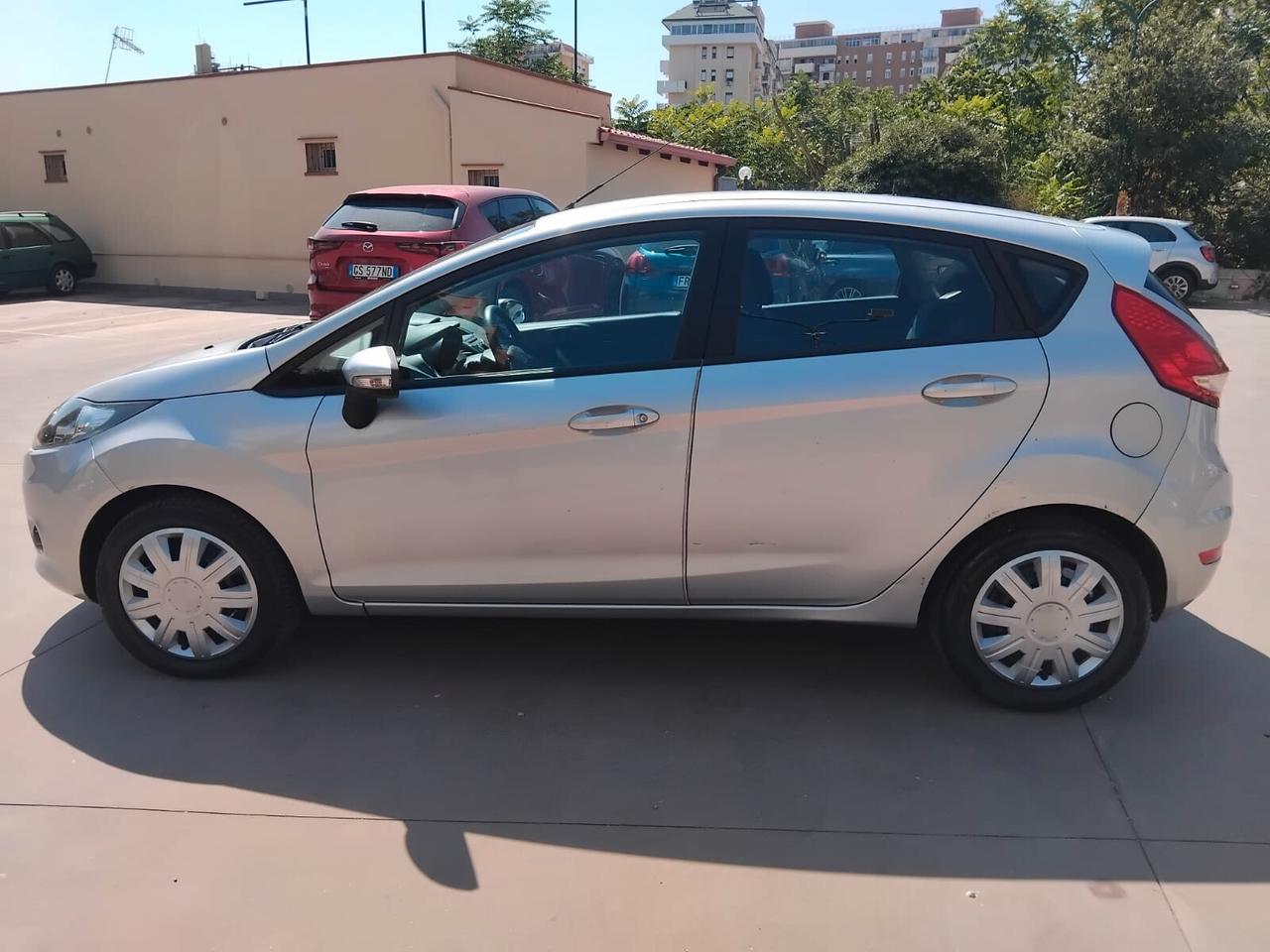 FORD FIESTA 1.6 TDCI UNICPROPRIETARIO GARANTITA 12 MESI
