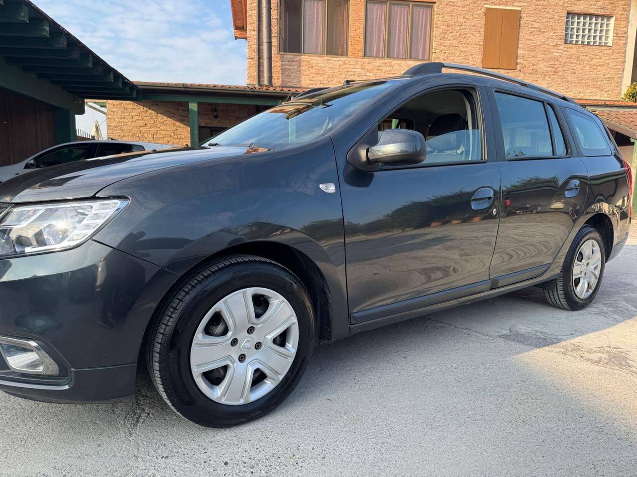 Dacia Logan MCV 0.9 TCe 12V 90CV Start&Stop Lauréate neopatentati