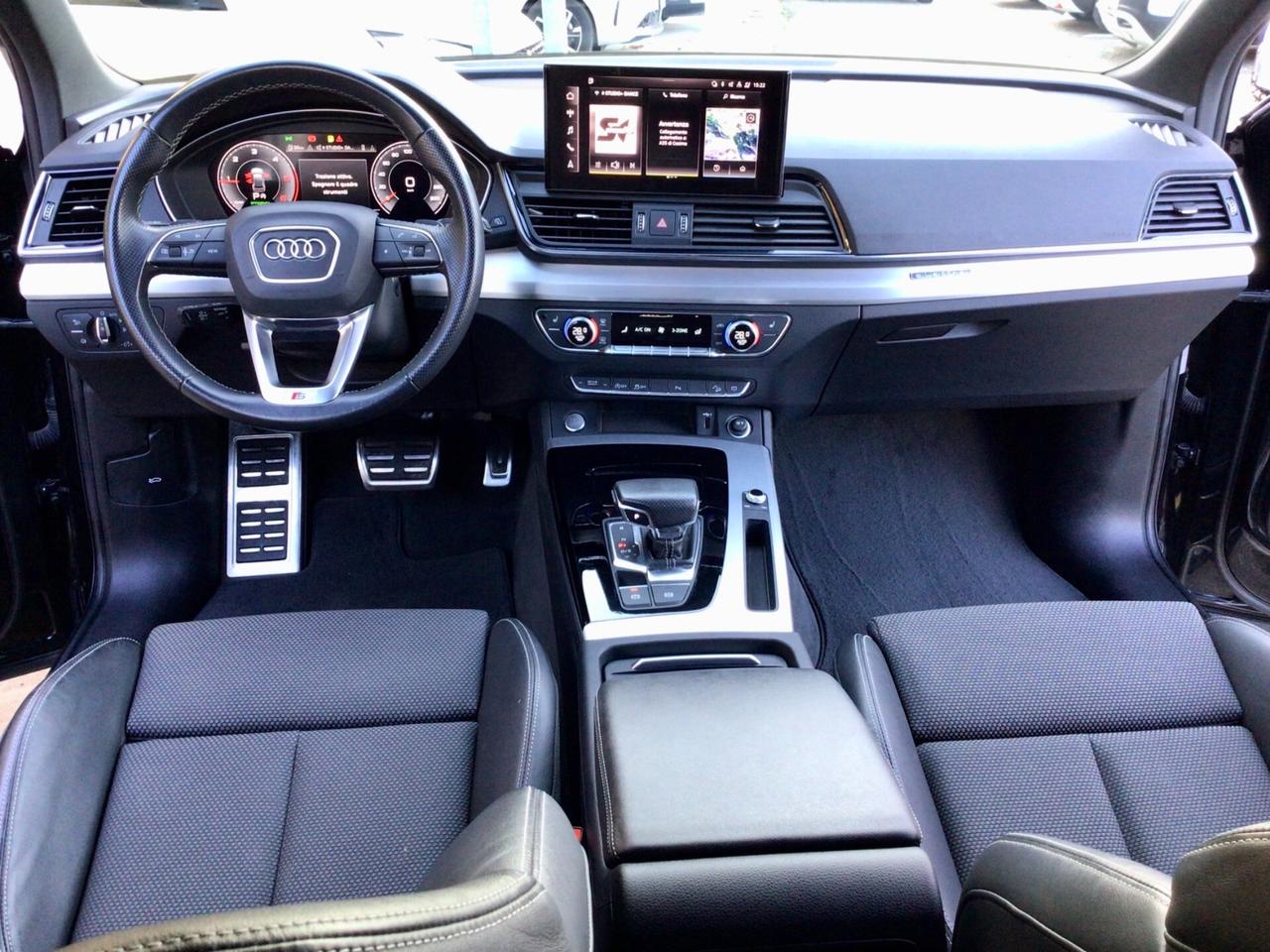 Audi Q5 40 TDI 204 CV Quattro Identity Black