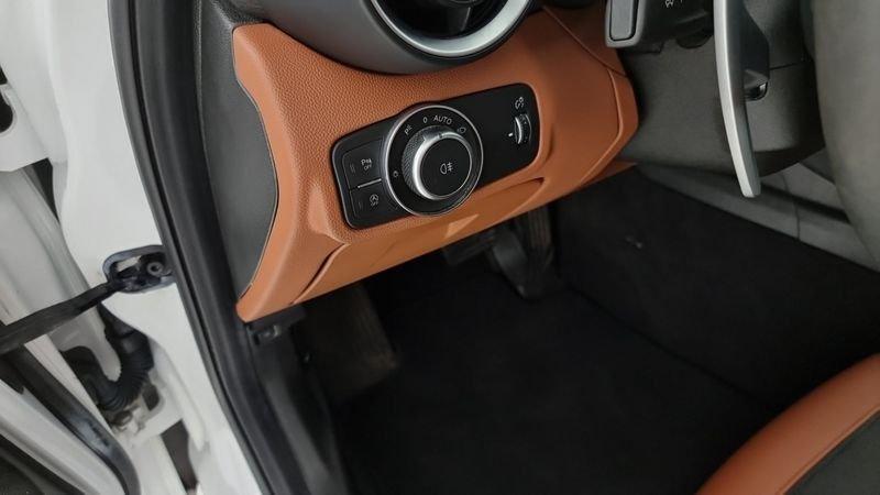 Alfa Romeo Giulia 2.0 Turbo 200 CV AT8 Executive