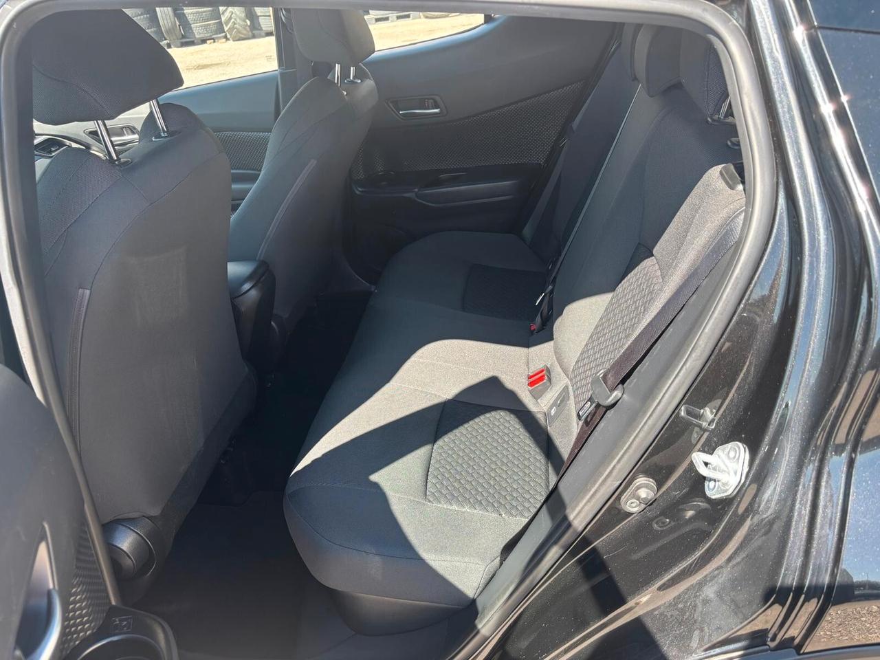 Toyota C-HR 1.8 Hybrid E-CVT Business
