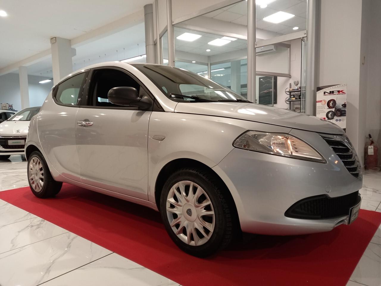 Lancia Ypsilon 1.2 69 CV 5 porte S&S Silver