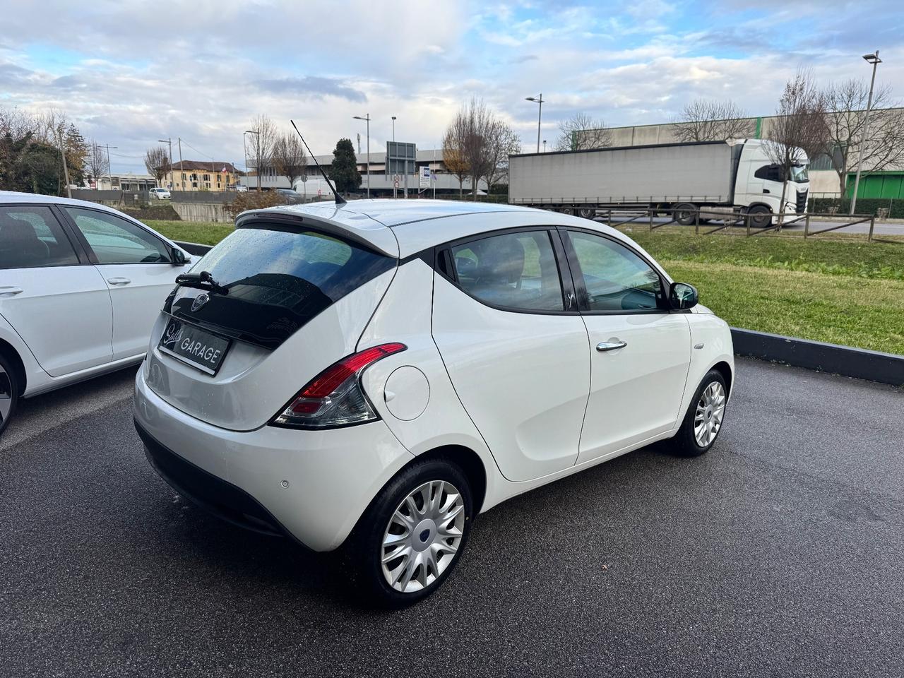 Lancia Ypsilon Neopatentati