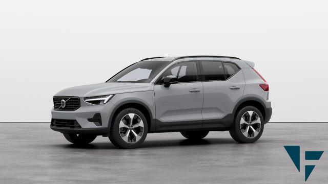 VOLVO XC40 B3 automatico Plus Dark