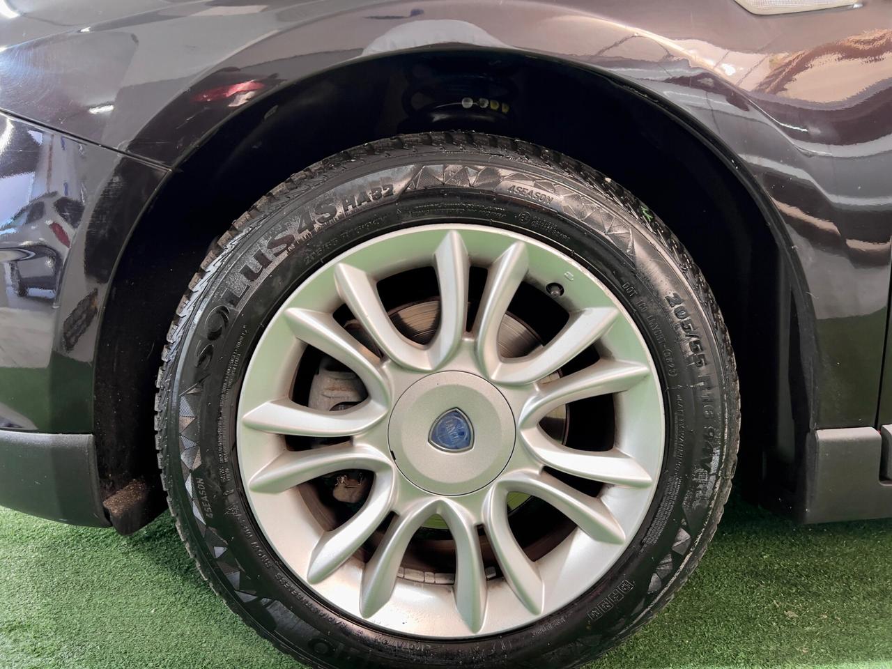 Lancia Delta 1.6 MJT DPF PLATINUM