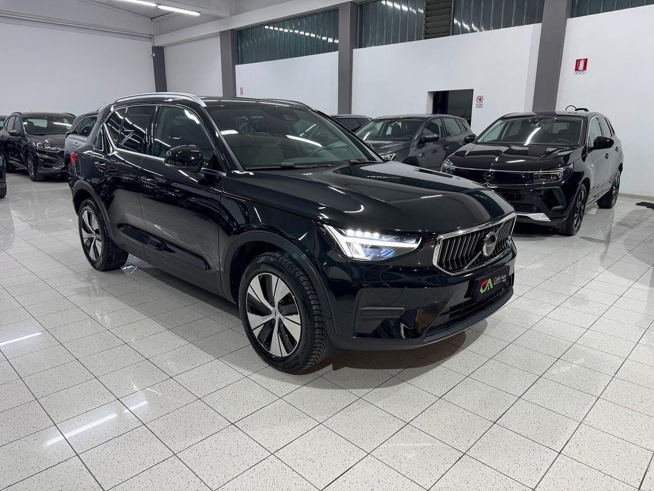 XC40 T4 Plug-in Hybrid Core VETRI SCURI BELLA