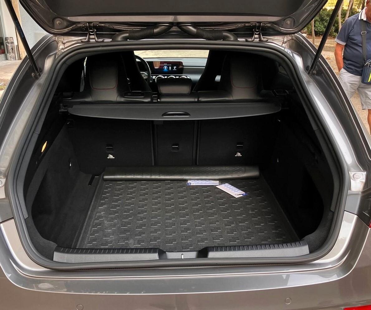 Mercedes-benz CLA 200 d Automatic Shooting Brake Premium con night pack unipro