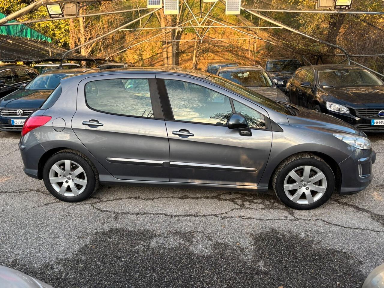 Peugeot 308 1.6 HDi 110CV 5p. Féline (6 Marce)