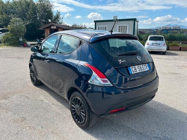Lancia Ypsilon 1.2 69 CV 5 porte GPL Ecochic Silver OK PATENTATI